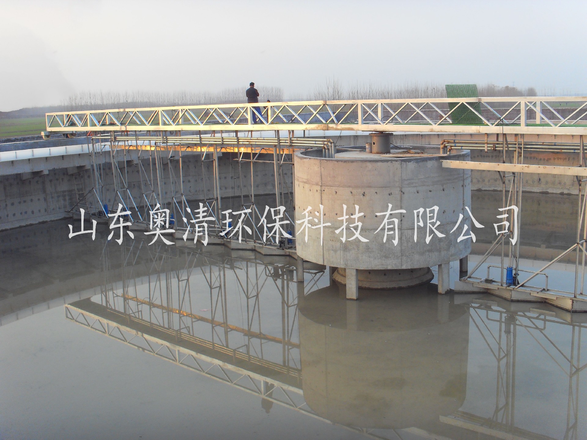 周邊傳動(dòng)刮泥機(jī)